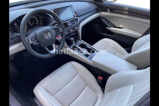 Accord Honda 2018 Abu Dhabi White 4104855 - Car for sale : Hatla2ee