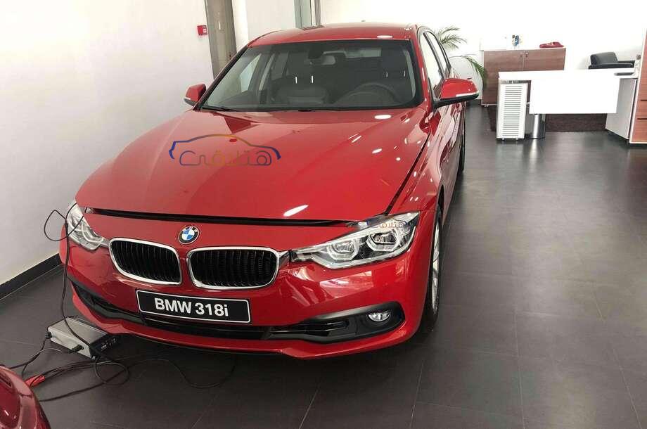 318 BMW 2019 Giza Red 5761240 - Car for sale : Hatla2ee