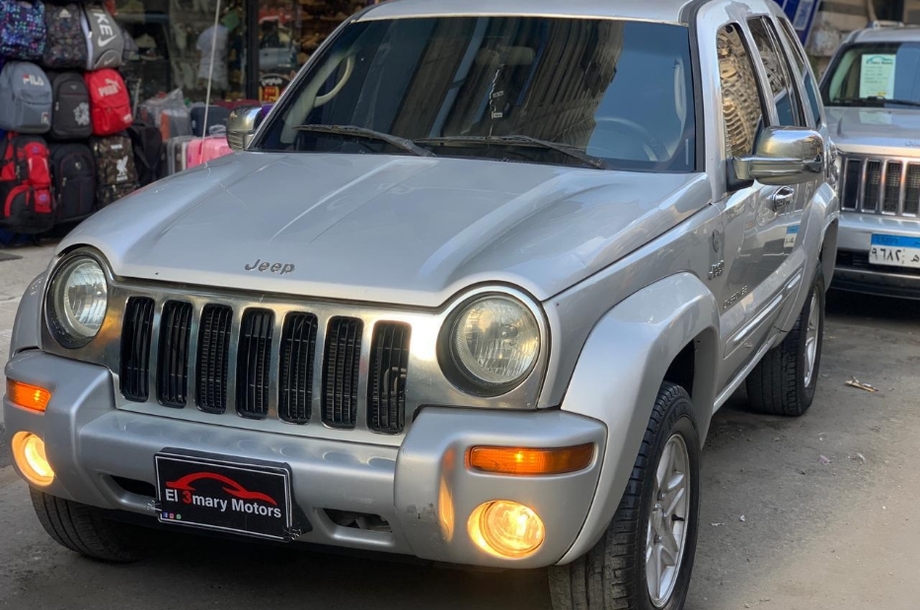 Liberty Jeep 2004 Alexandria Silver 6164220 Car for sale Hatla2ee