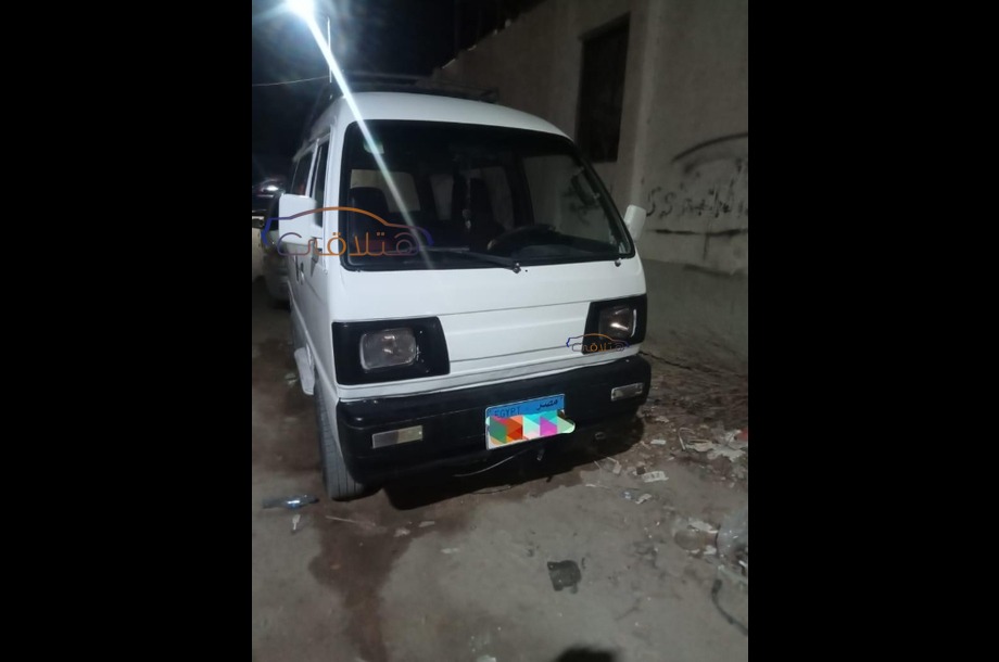 Van hot sale 2006 olx