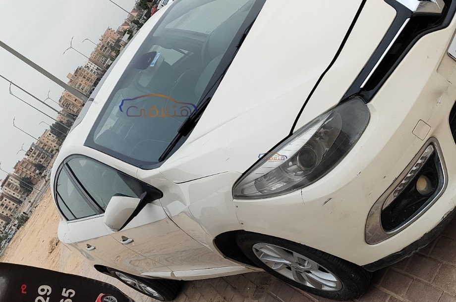 Fluence Renault 2015 6 October Beige 6303736 - Car for sale : Hatla2ee