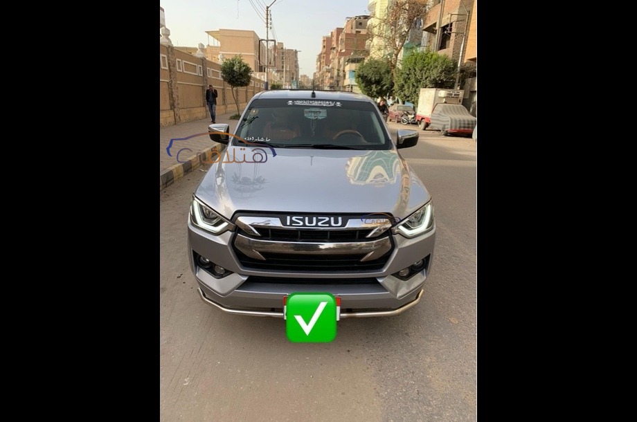 D max Isuzu 2022 Beni Suef Silver 6311566 - Car for sale : Hatla2ee