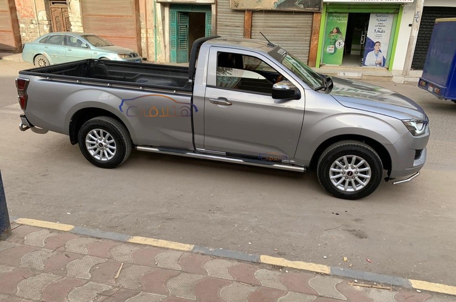 D max Isuzu 2022 Beni Suef Silver 6311566 - Car for sale : Hatla2ee