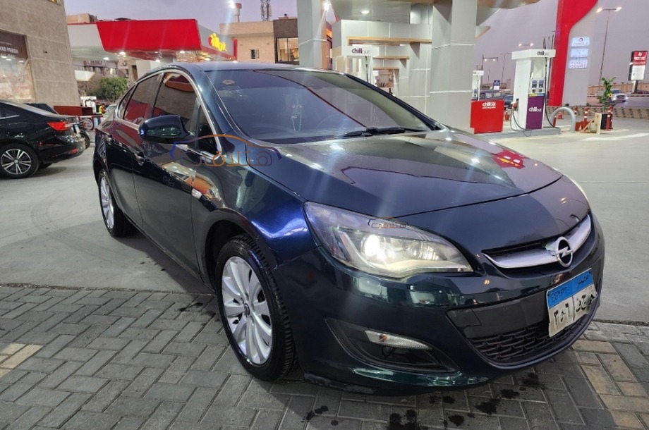 Astra Opel 2017 Heliopolis Gray 6326416 - Car for sale : Hatla2ee