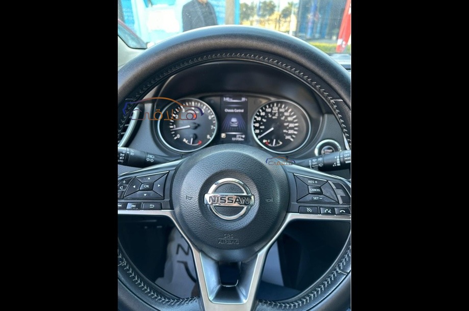 Qashqai Nissan فضي