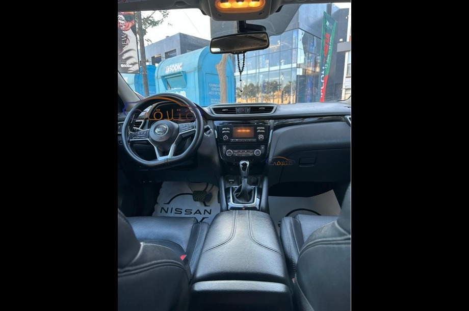 Qashqai Nissan فضي