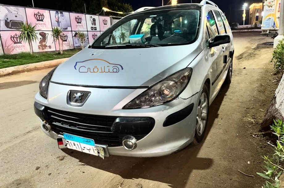 307 Peugeot 2008 Badr City Silver 6413508 - Car for sale : Hatla2ee