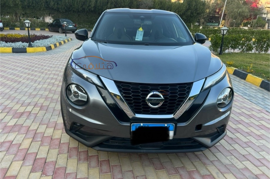 Juke Nissan 2021 6 October Silver 6413820 - Car for sale : Hatla2ee