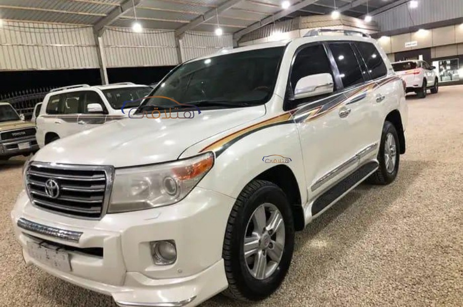 Land Cruiser Toyota 2016 Tabuk White 6417020 Car for sale Hatla2ee