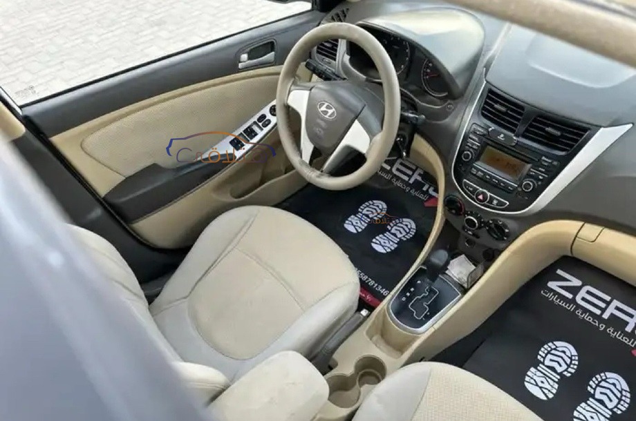 Accent Hyundai 2014 Khamis Mushait White 6445789 Car for sale Hatla2ee