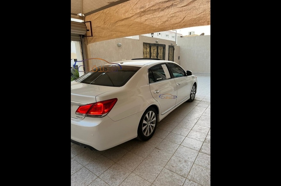 Avalon Toyota 2012 Khamis Mushait White 6503665 Car for sale Hatla2ee