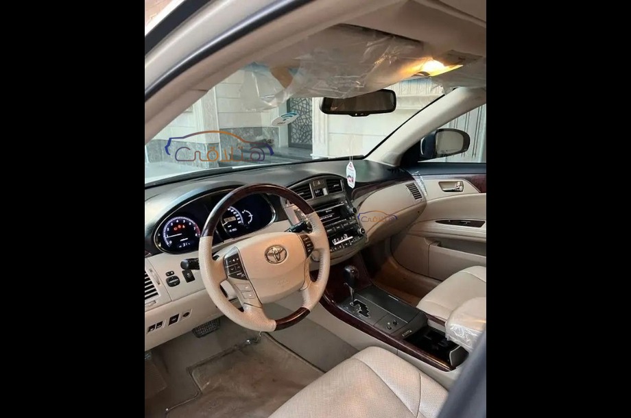 Avalon Toyota 2012 Khamis Mushait White 6503665 Car for sale Hatla2ee