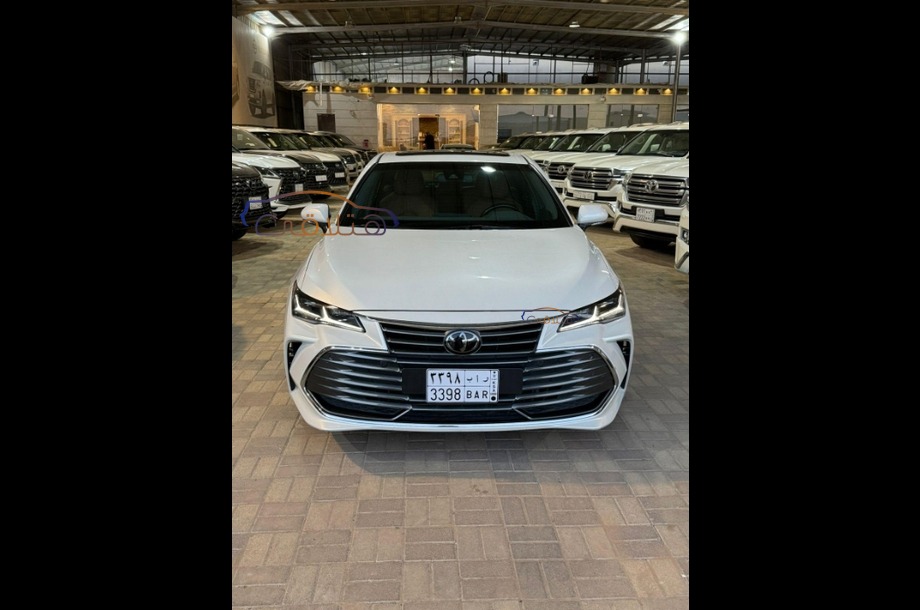 Avalon Toyota 2023 Riyadh White 6526622 - Car for sale : Hatla2ee