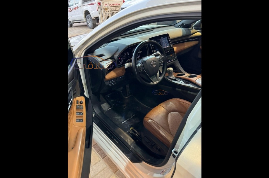 Avalon Toyota 2023 Riyadh White 6526622 - Car for sale : Hatla2ee