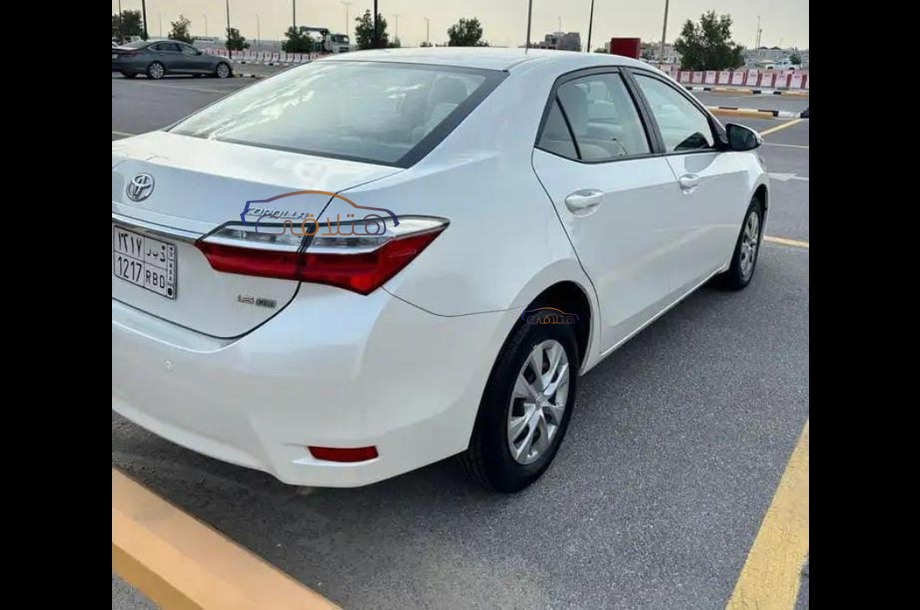 Corolla Toyota 2018 Al Khobar White 6542645 Car for sale Hatla2ee