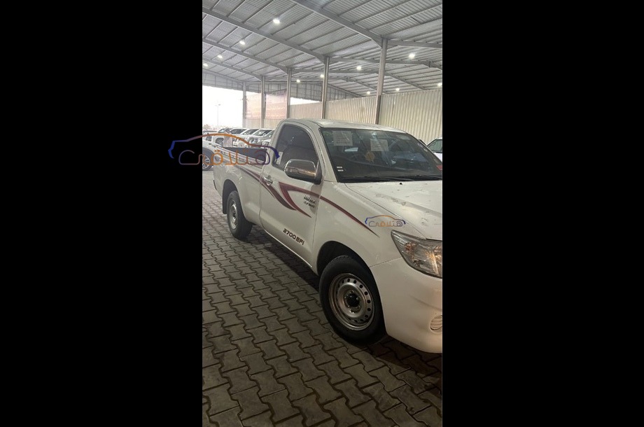 Hilux Toyota 2014 Jeddah White 6549795 Car for sale Hatla2ee