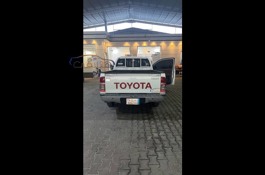 Hilux Toyota 2014 Jeddah White 6549795 Car for sale Hatla2ee