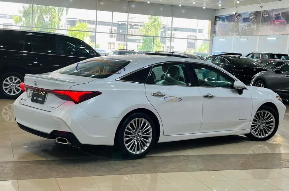 Avalon Toyota 2023 Riyadh White 6559893 - Car for sale : Hatla2ee