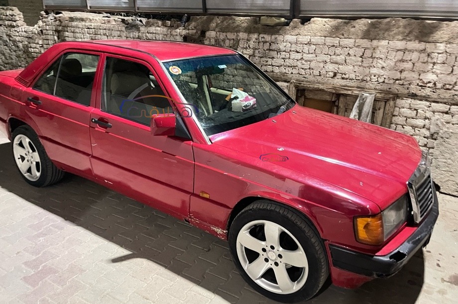 190 Mercedes 1993 Sohag Red 6579152 - Car for sale : Hatla2ee