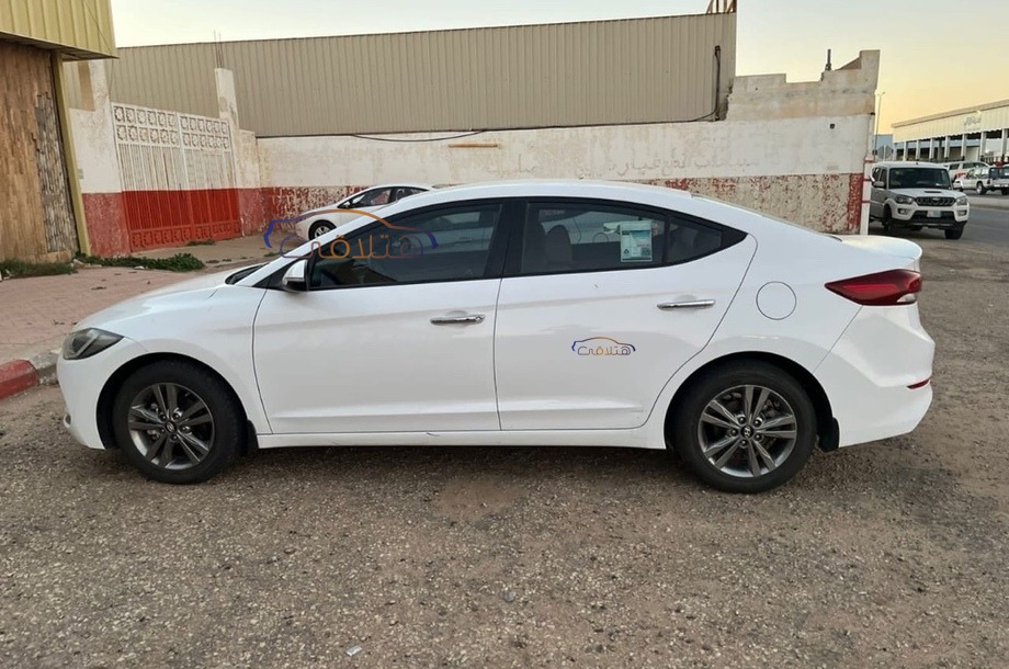 Elantra Hyundai 2017 Jizan Silver 6684349 Car for sale Hatla2ee
