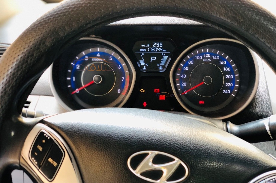 Elantra MD Hyundai 2012 Shibin el Kom Dark grey 6696803 Car for sale