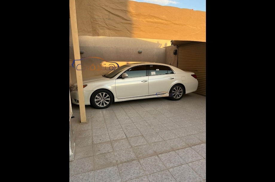Avalon Toyota 2012 Jizan White 6698332 Car for sale Hatla2ee