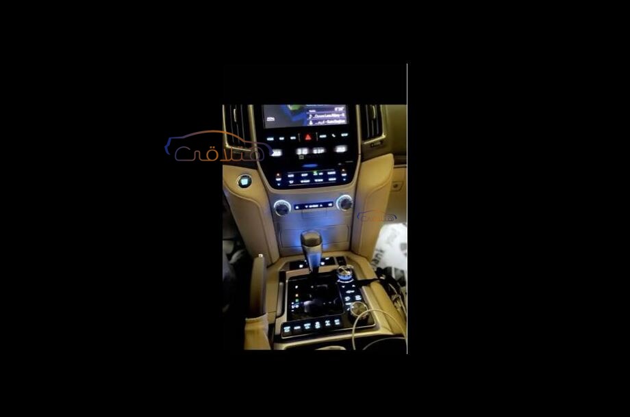 Land Cruiser Toyota 2020 Jubail White 6739757 Car for sale Hatla2ee