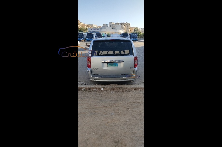 Town & Country Chrysler 2008 Cairo Silver 6742030 Car for sale Hatla2ee