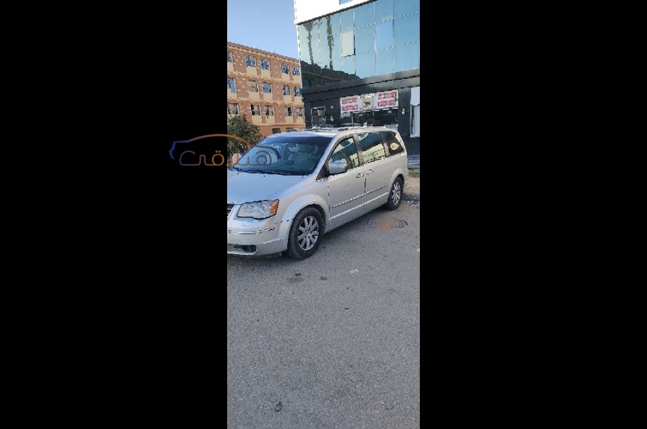 Town & Country Chrysler 2008 Cairo Silver 6742030 Car for sale Hatla2ee