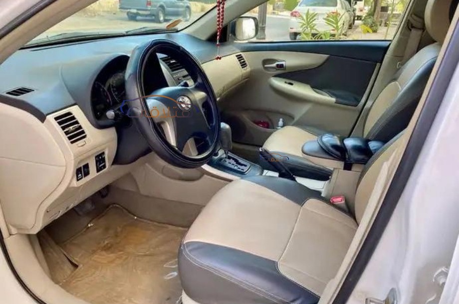 Corolla Toyota 2013 Eastern Province White 6744220 Car for sale
