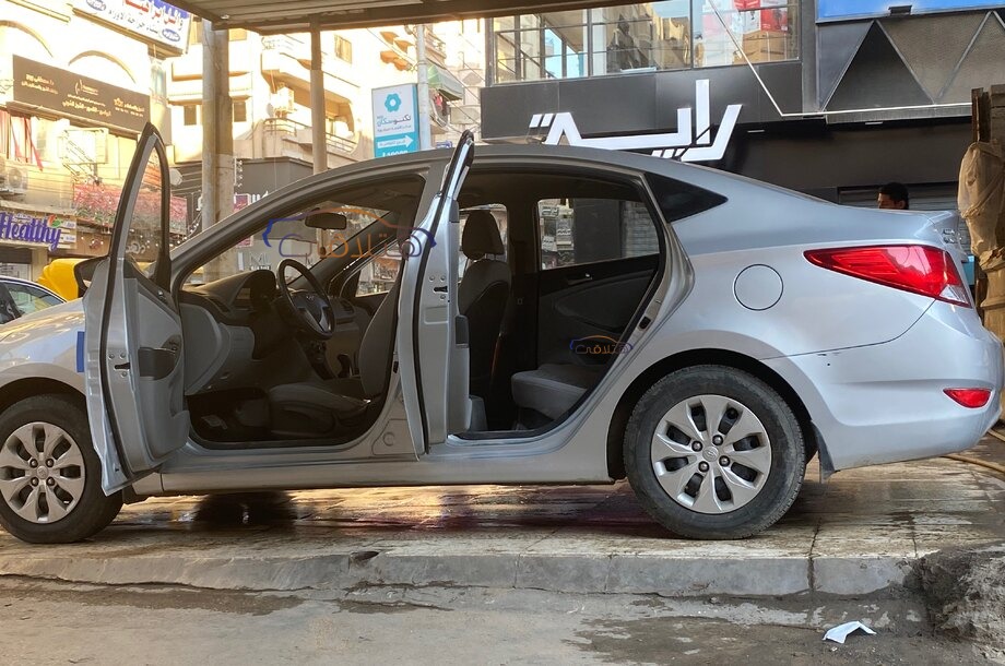 Accent RB Hyundai 2015 Zagazig Silver 6746357 Car for sale Hatla2ee