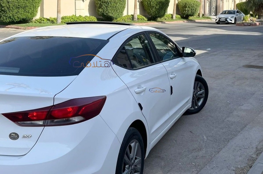 Integra Honda 2017 Dammam White 6752789 Car for sale Hatla2ee