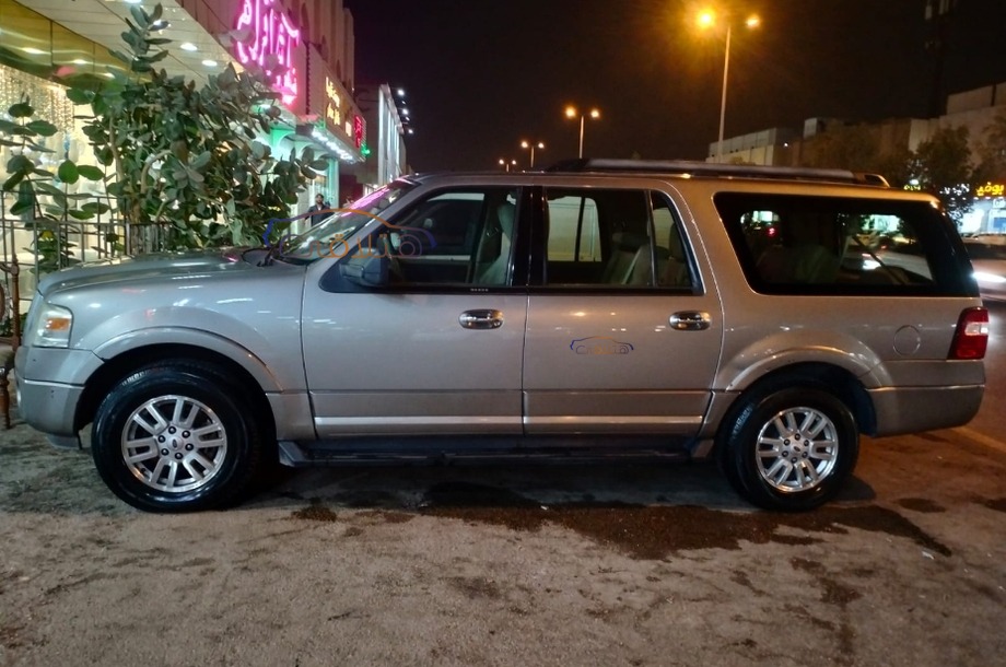 Expedition Ford Riyadh Silver 6756068 Car for sale Hatla2ee