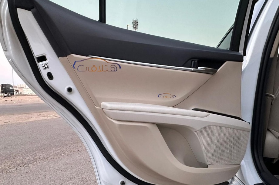 Camry Toyota 2018 Al Baha White 6757427 Car for sale Hatla2ee