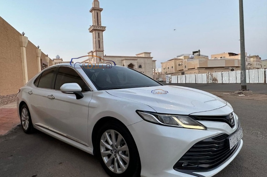 Camry Toyota 2018 Al Baha White 6757709 Car for sale Hatla2ee