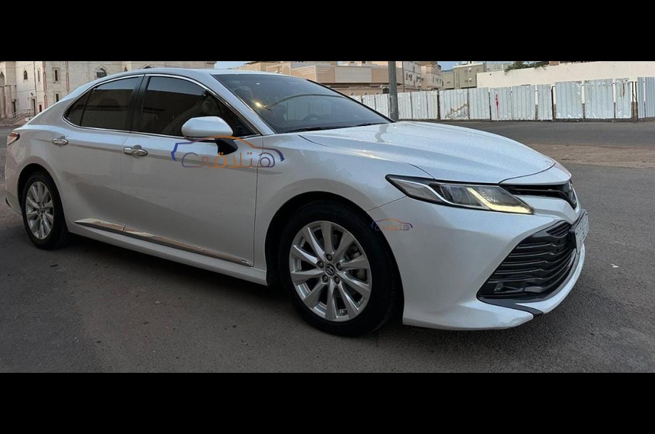 Camry Toyota 2018 Al Khobar White 6759314 Car for sale Hatla2ee