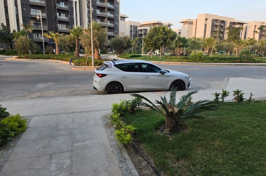 Leon Cupra 2022 Cairo White 6768539 Car for sale Hatla2ee