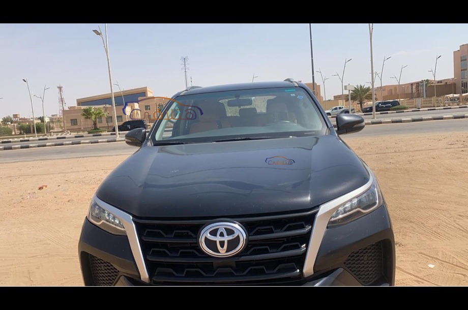 Fortuner Toyota 2023 Wadi Al Dawasir Black 6783854 Car for sale