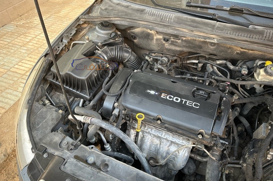 Cruze Chevrolet رمادي