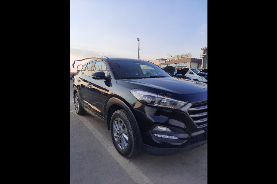 Tucson Turbo GDI Hyundai 2017 Cairo Black 6829468 - Car for sale : Hatla2ee