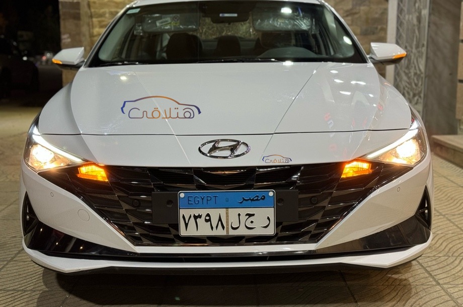 Elantra CN7 Hyundai 2022 Zagazig White 6835436 - Car for sale : Hatla2ee