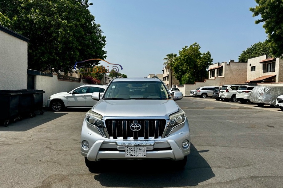 Prado Toyota 2014 Jeddah Silver 6878777 - Car for sale : Hatla2ee