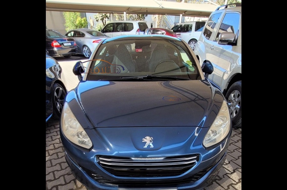 RCZ Peugeot أزرق