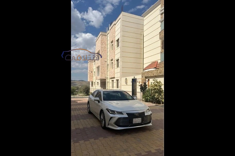 Avalon Toyota White