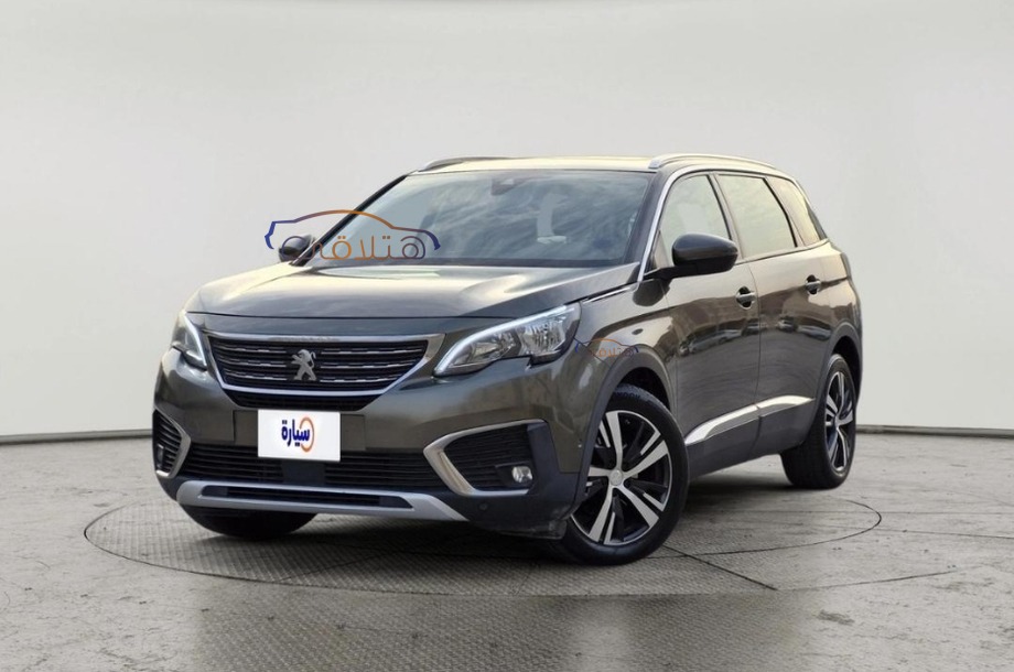 5008 Peugeot اخضر غامق