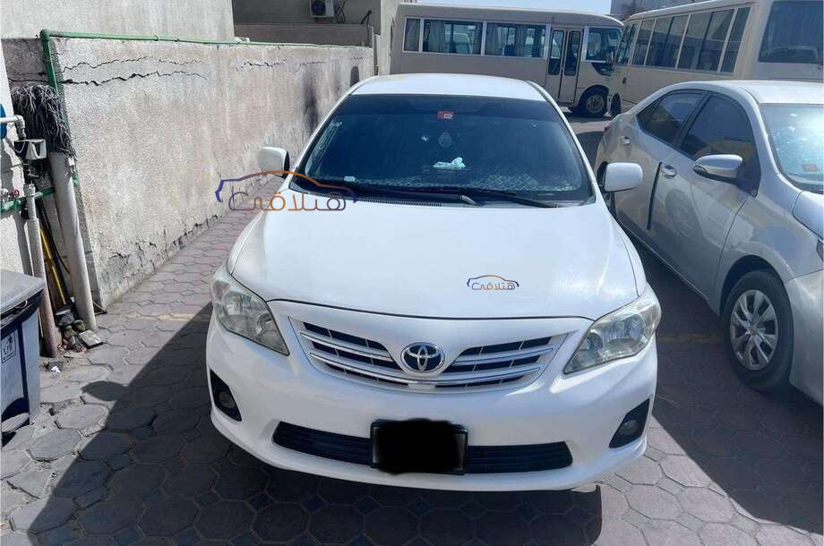 Corolla Toyota أبيض