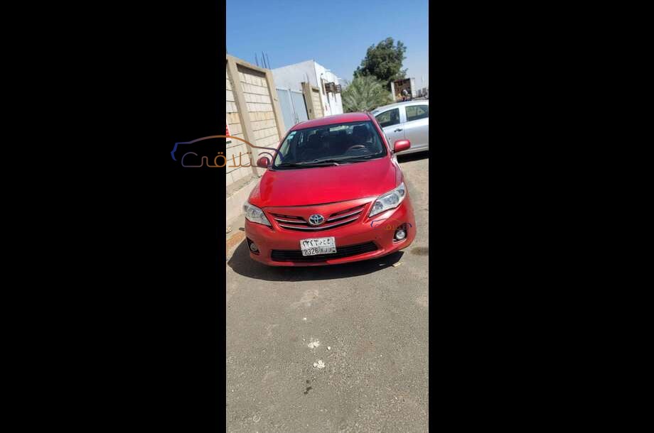 Corolla Toyota احمر