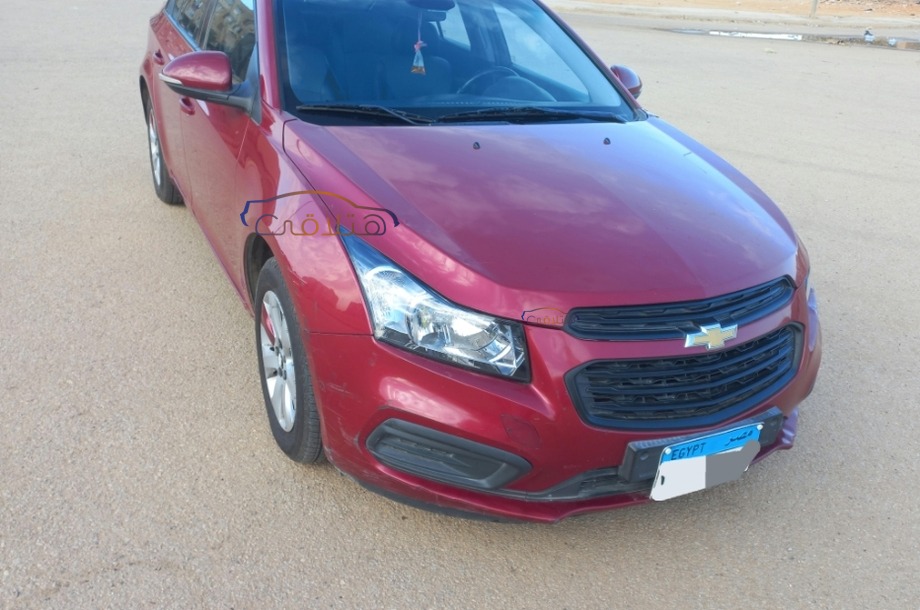 Cruze Chevrolet احمر غامق
