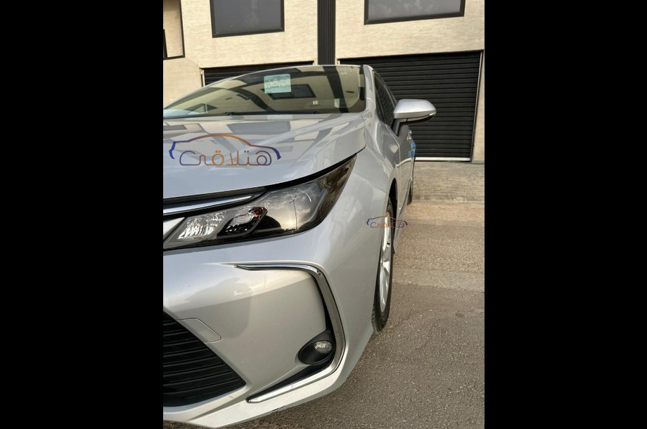 Corolla Toyota فضي