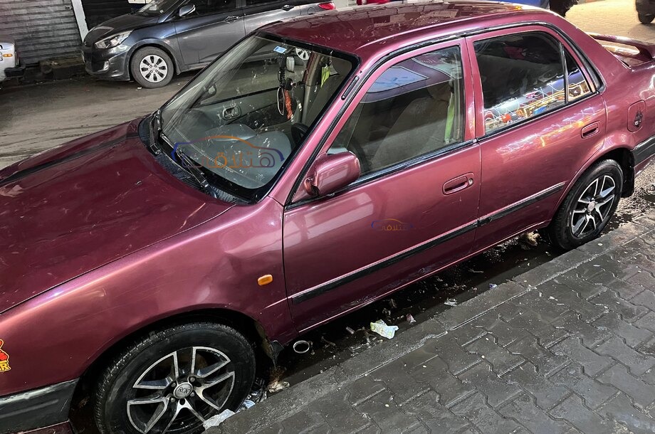 Corolla Toyota احمر
